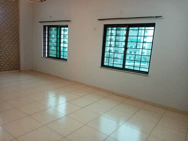 3 Bed Apartment For Rent With Beautifull View 21