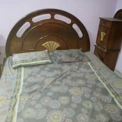 bed and dining table for sale