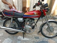 125 Bike For Sale Full okay /Lahore Number
