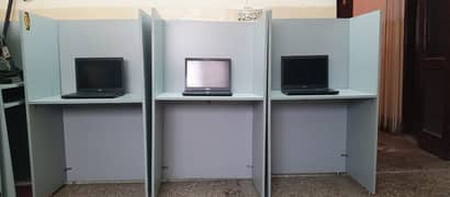 cabin for sale 8 hzar wala just 4500 neat and clean workstaion gaming