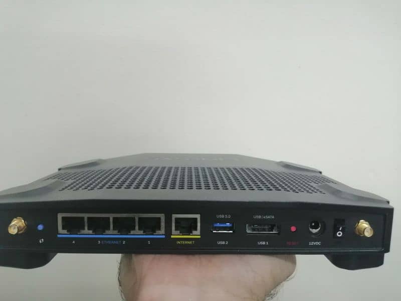 Linksys WRT32x WIFI  Gaming Router 10/10 condition 2