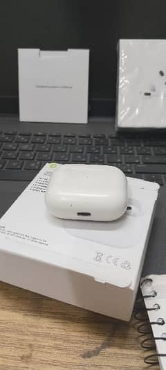 earpods 3rd generation bilkol original with original charger and box