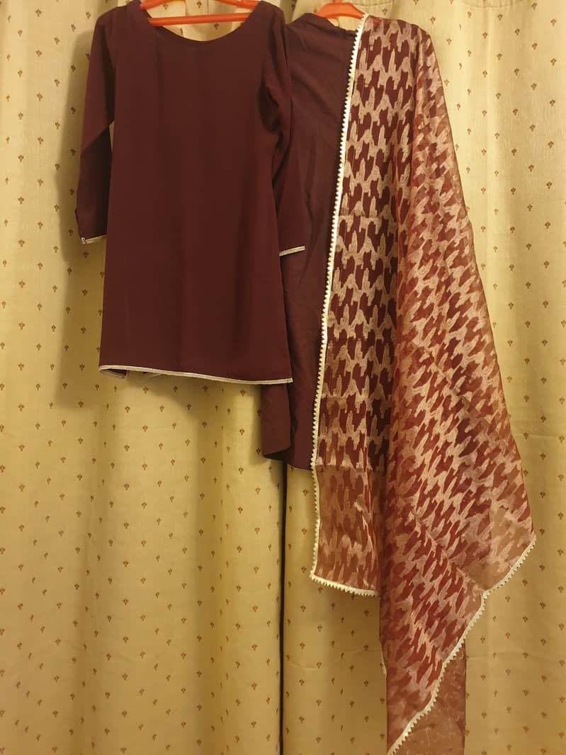 Fancy 3 piece georgette suit  ready to wear availbale. 3