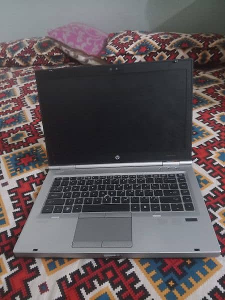 Hp elite book urgent sale. . . 0