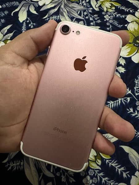 selling iphone 7 pta approved 1