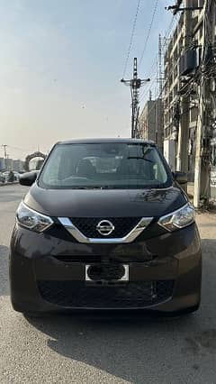 Nissan Dayz 2022 2023 end clear only 3000km driven look like brand new