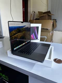 Top Of Line MacBook Pro 16” M2 Max Ram 96 GB SSD 4TB Apple Care Plus