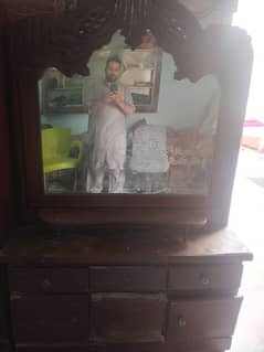 I m selling our dressing table