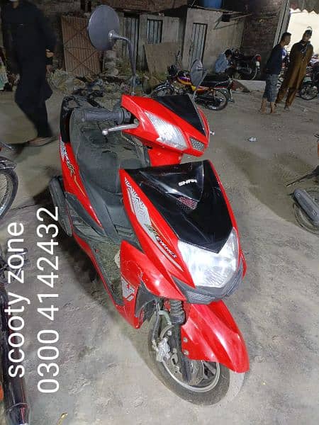 scooty available petrol 49cc 1