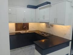 FOR RENT 3BED-DD (GROUND FLOOR) FLAT AVAILABLE IN KINGS COTTAGES (PH-II) BLOCK-7 GULISTAN-E-JAUHAR