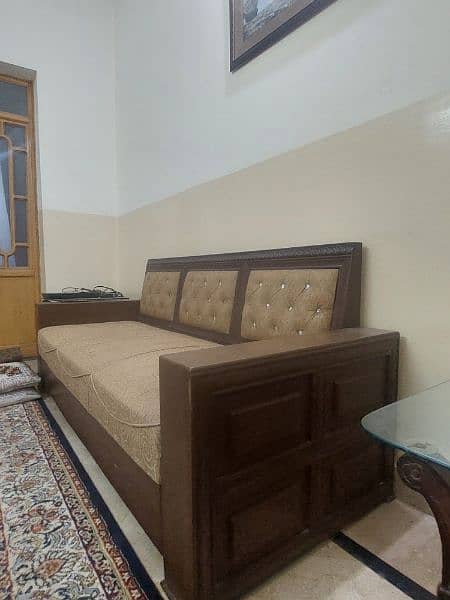 excellent condition Sofa for Sale 2