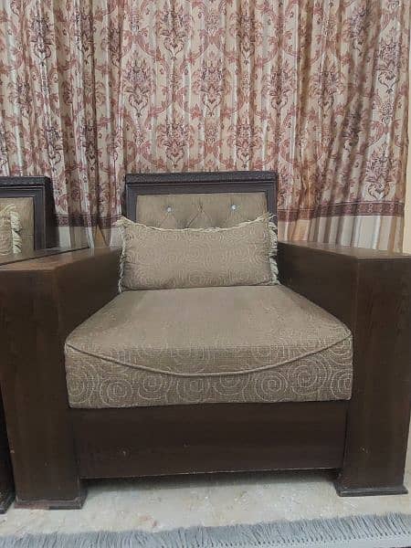 excellent condition Sofa for Sale 5