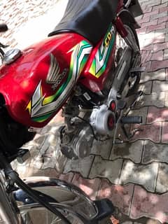 Honda 70t lush condition urgent sale please only call