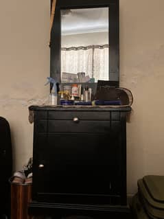 Side tabele. With mirror