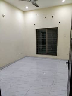 3 Marla Flat for Rent in Commercial Area, Dream Avenue, Lahore