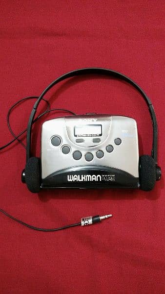 Sony Vintage 80s Walkman 1