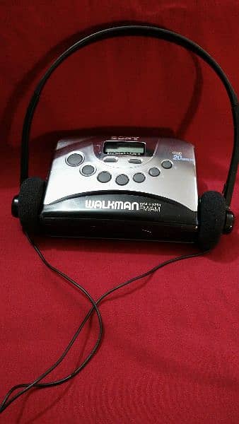 Sony Vintage 80s Walkman 3