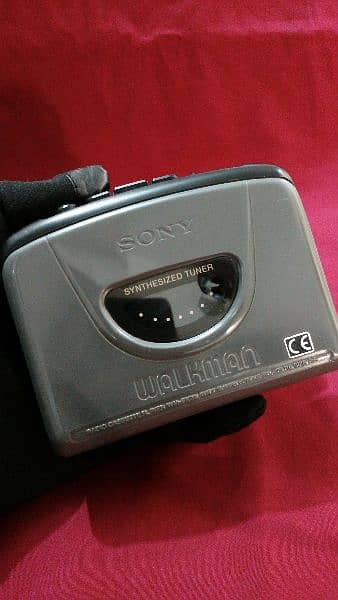 Sony Vintage 80s Walkman 6