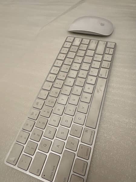 Apple Original Keyboard and Mouse 2