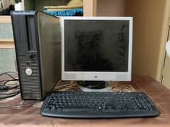 Desktop computer set containing CPU, LCD, and keyboard
