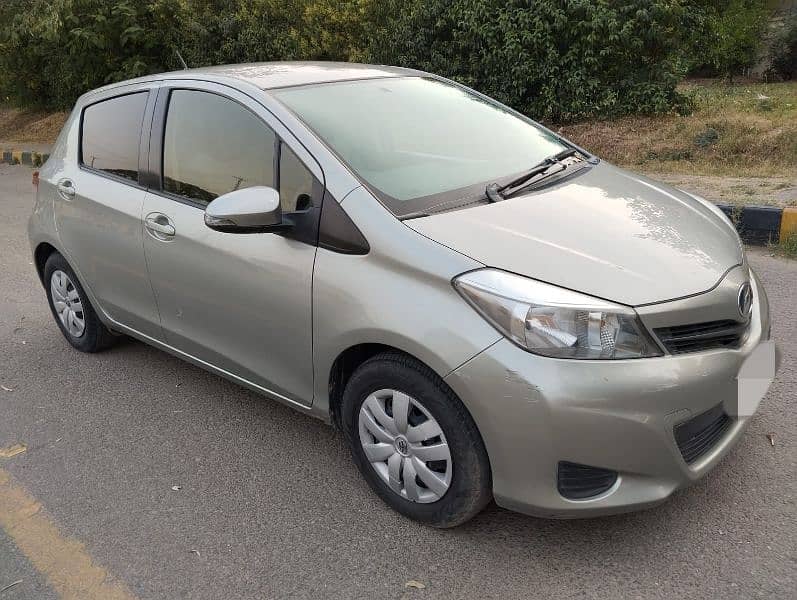 Toyota Vitz F 2013 5