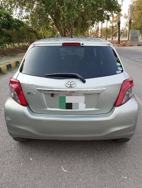 Toyota Vitz F 2013 7