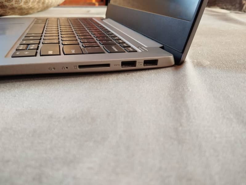 Lenovo IdeaPad S340 3