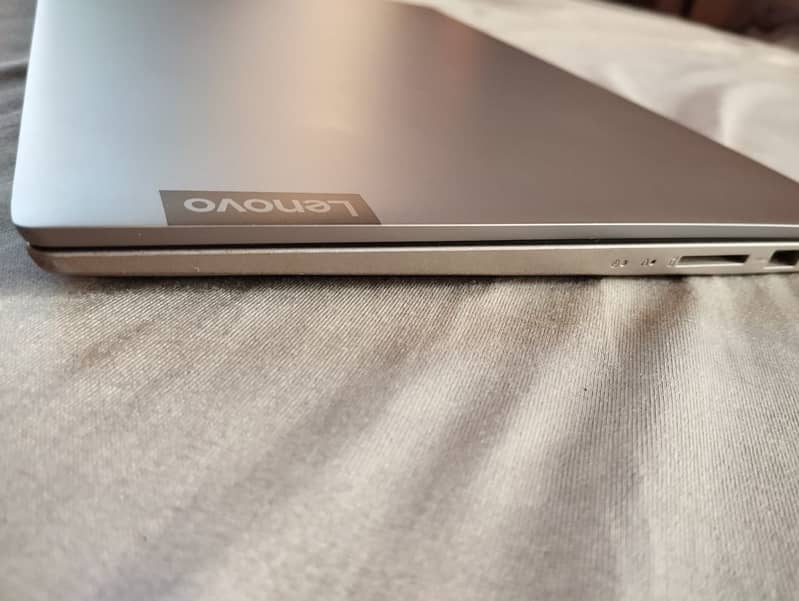 Lenovo IdeaPad S340 4