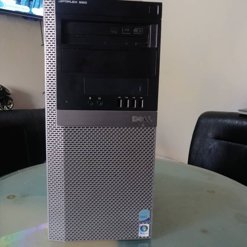 Dell Desktop Computer 0