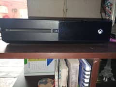 Xbox one 500 gb with one wireless controller with games