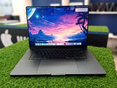MacBook Pro M3pro 16inch 18gb 512gb space black 03cycles 9/10condition
