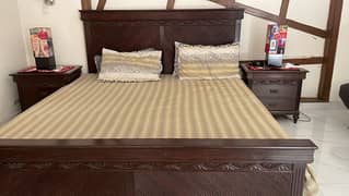 Bed with 6 inches mattress / 2 side tables