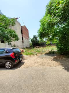 Top Location 8 Marla Plot For Sale 50ft Wide Road Facing Kanal