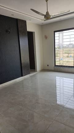 1 KANAL UPPER PORTION FOR RENT IN DHA PHASE 7