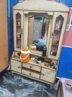 Dressing table mad of original wood