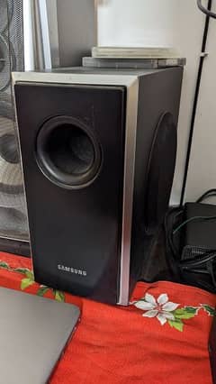 Samsung system speakers with woofer