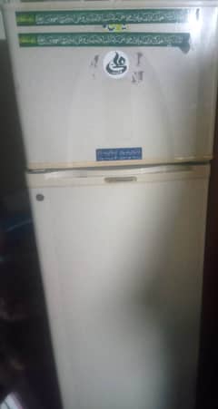 Dawlance fridge Medium