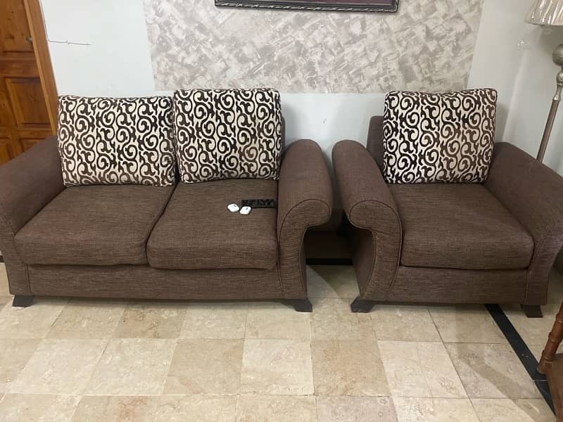 7 seater sofa slightly used 0