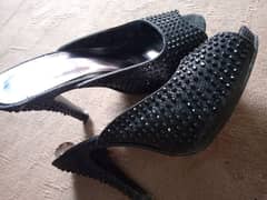 me new black heels