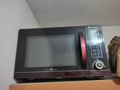 Black Dawlance microwave in excellent condition!