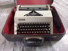 FACIT Typewriter – With Original BriefCase - Classic Style