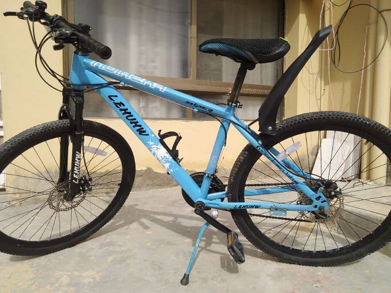 New Cycle 10/10 condition mountain bike 0