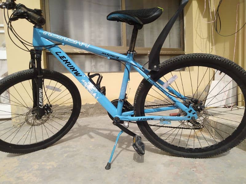 New Cycle 10/10 condition mountain bike 1