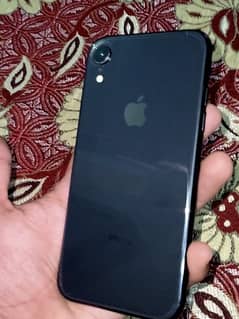 iphone xr 91 % health  64 gb  Jv with charger 10/10