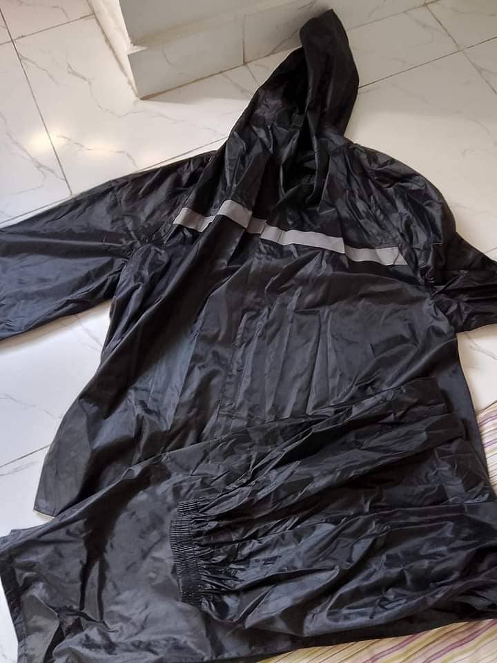 Selling rain suit xl size heavy material 1