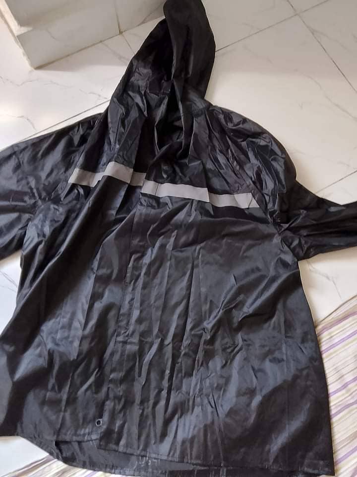 Selling rain suit xl size heavy material 4