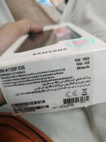 Samsung A13 box all asess 4GB 128GB minor wite shade show nai hota 9