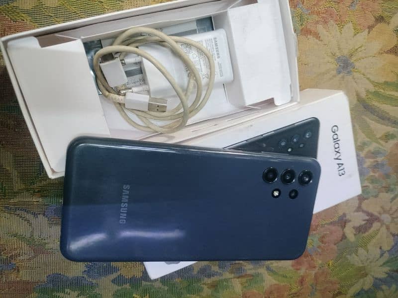 Samsung A13 box all asess 4GB 128GB minor wite shade show nai hota 10