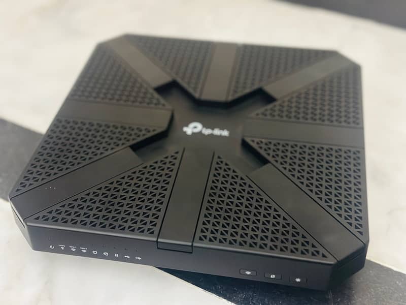 TP Link Archer C5400 router Perfect for gaming 0