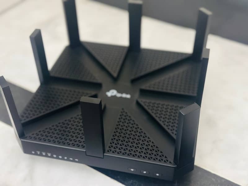 TP Link Archer C5400 router Perfect for gaming 1